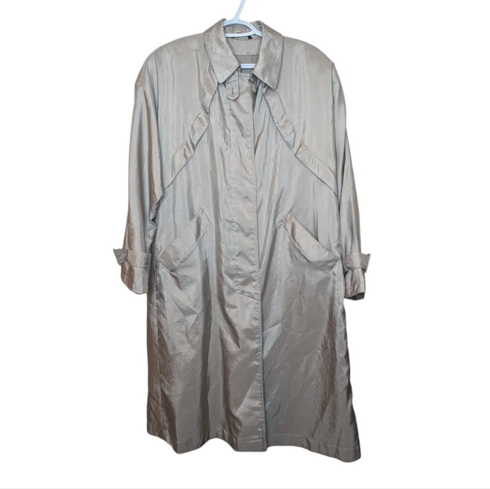 Vintage Town & Country Millennium Silver Sheen Button Front  Trench Coat 9/10